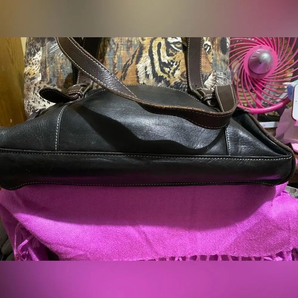 Tignanello Black Soft Leather Shoulder Bag - Picture 5 of 5